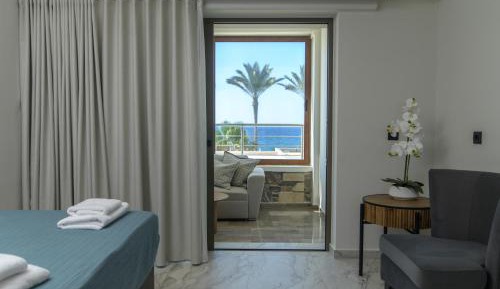 Deluxe Suite with Sea View