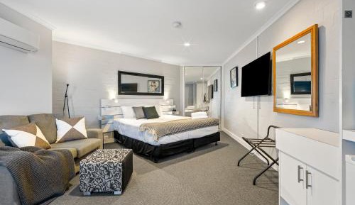 Premium Queen Room with Spa Bath