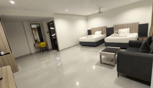 Deluxe Queen Room