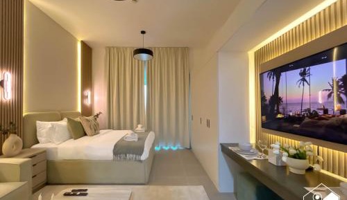 Studio Apartment with King Bed