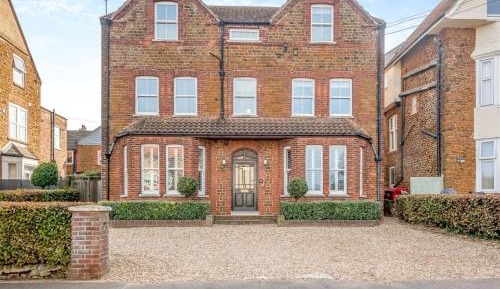 Eight-Bedroom House