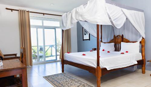 Deluxe Double Room with Balcony and Sea View