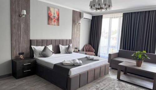 Deluxe Family Room