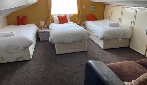 Triple Room with Shared Bathroom