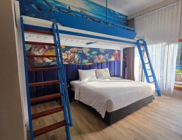 Ocean - Family Room