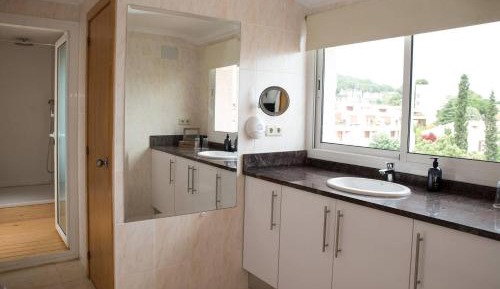 One-Bedroom Premium Apartment with Ocean View