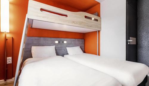 Triple Room with Two Single Beds and One Bunk Bed