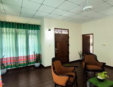 Deluxe Double Room (2 Adults + 1 Child)