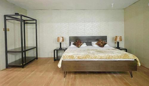Deluxe King Suite