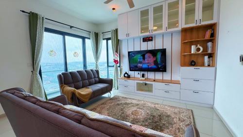 Three-Bedroom Apartment - High Floor