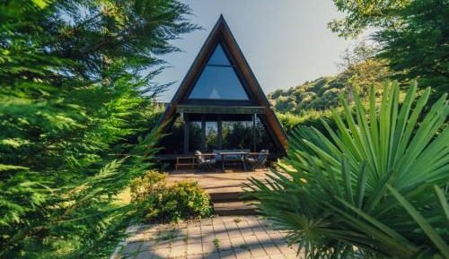 Bungalow with Garden View