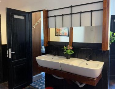Five-Bedroom Apartment