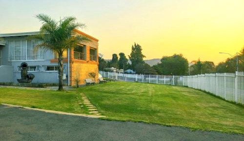 Standard Twin Room with Garden View