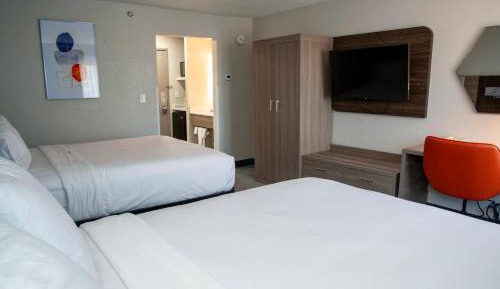 Standard Room with Two Queen Beds