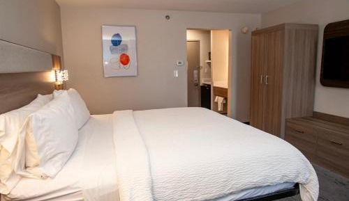 Standard King Room