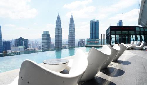 Two-Bedroom Apartment with City View
