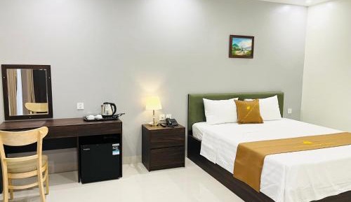 Standard Queen Room