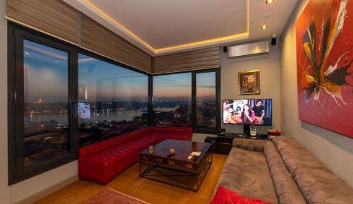 Deluxe King Suite