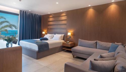 Luxury family room open plan Sea Front view