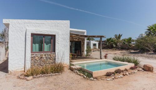 Bungalow with Garden View