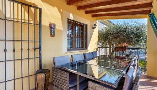 Villa with Garden View