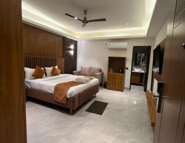 Deluxe King Room