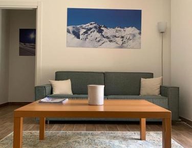 Two-Bedroom Apartment with Mountain View