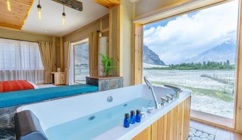 Superior King Suite