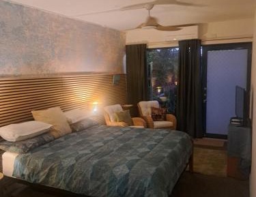Studio Apartment with King Bed