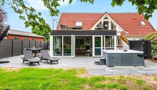 Four-Bedroom Holiday Home