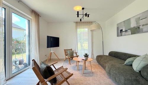 Apartment with Lake View