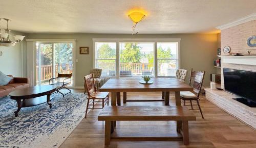 Four-Bedroom Holiday Home