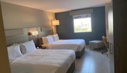 Standard Queen Room with Two Queen Beds and Lagoon View
