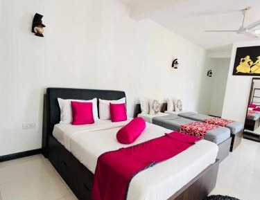 Deluxe Family Room