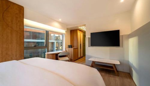 Premium Corner King Room