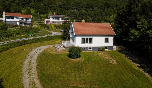 Three-Bedroom Vacation Home 