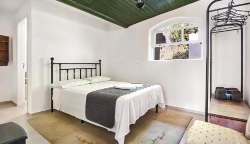 Quadruple Room with Private Bathroom