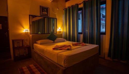 Room #1474236801