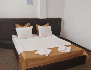 Apartment with Lake View