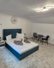 Room #1445426407