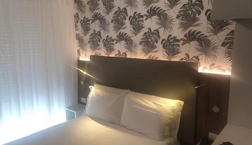 Double Room with Balcony and Sea View
