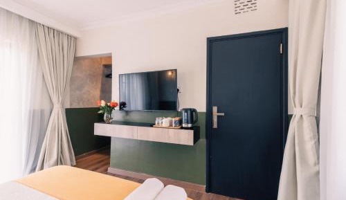 Room #1474531201
