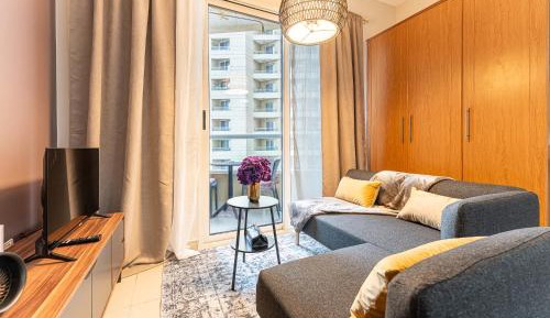 Studio Apartment with Balcony