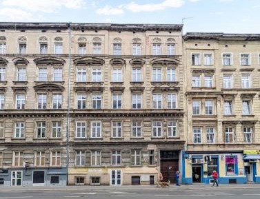 Deluxe One-Bedroom Apartment