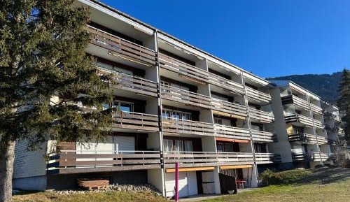 Three-Bedroom Apartment with Bath