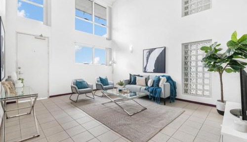 Four-Bedroom Deluxe Apartment
