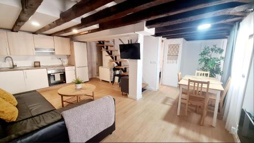 Apartment - Split Level