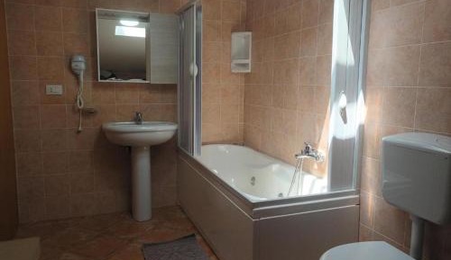 Deluxe Suite with Spa Bath