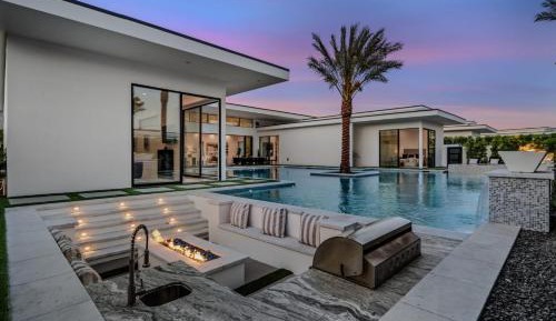 Six-Bedroom Villa 