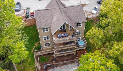 Eight-Bedroom House